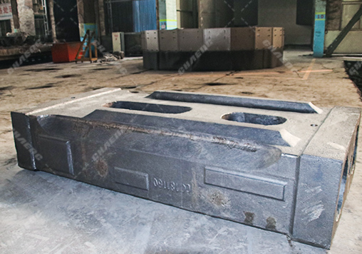 螺旋壓力機(jī)左右立柱